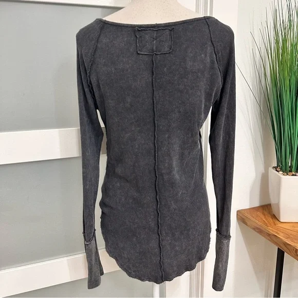 WE THE FREE Black Charcoal Ribbed Layer Up Long Sleeve Tee SZ Medium Grunge - Picture 10 of 10
